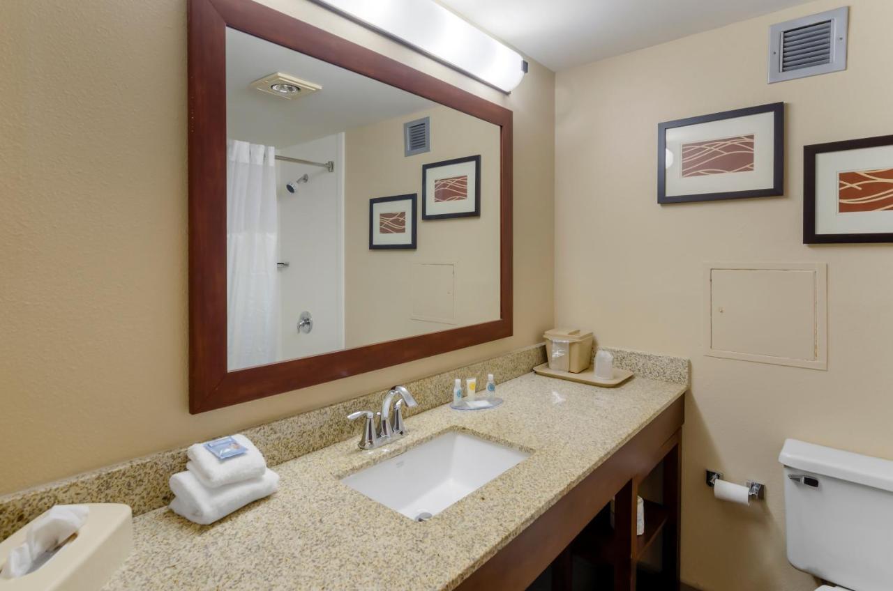 Comfort Inn Blacksburg University Area Bagian luar foto