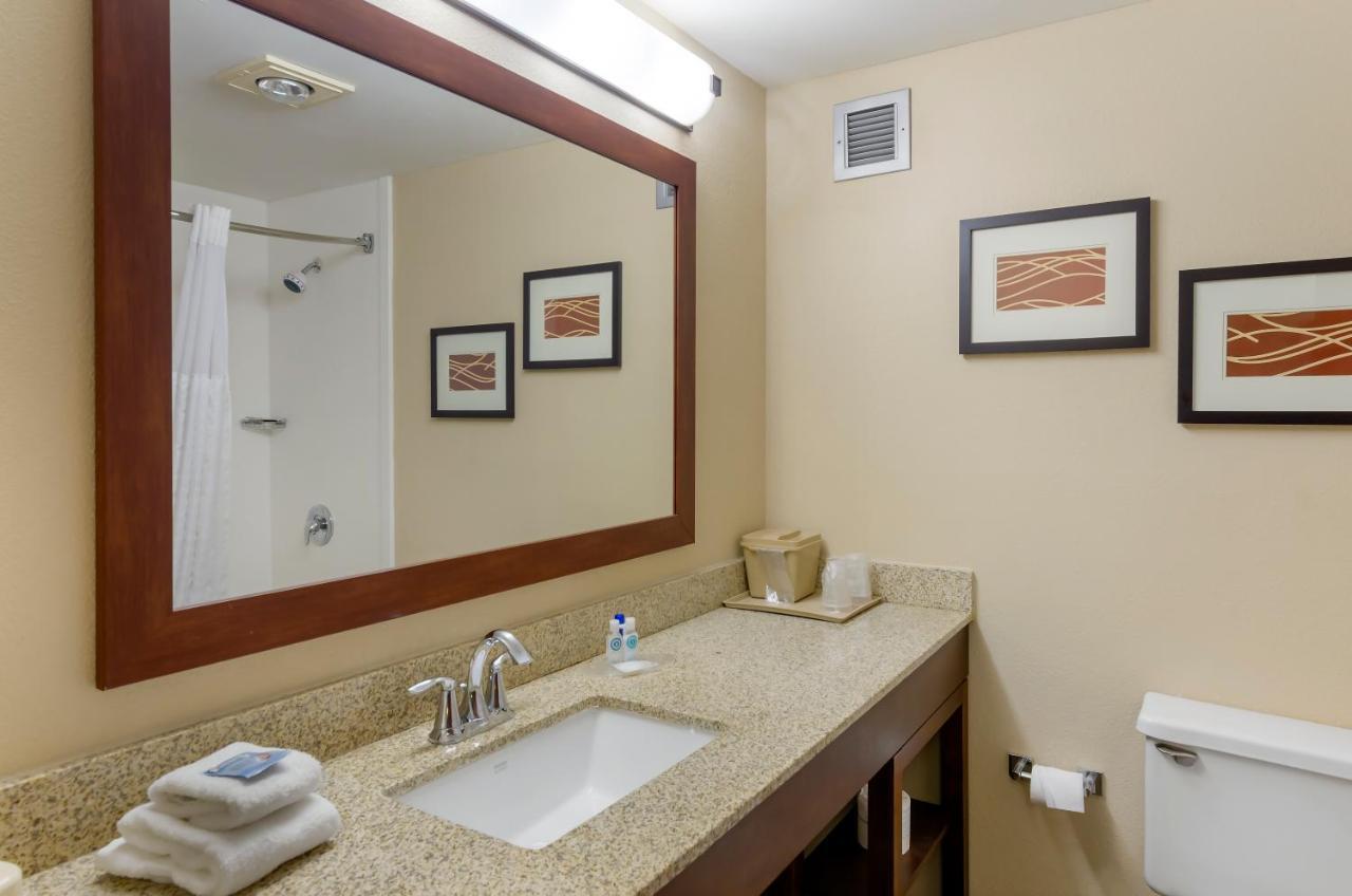 Comfort Inn Blacksburg University Area Bagian luar foto