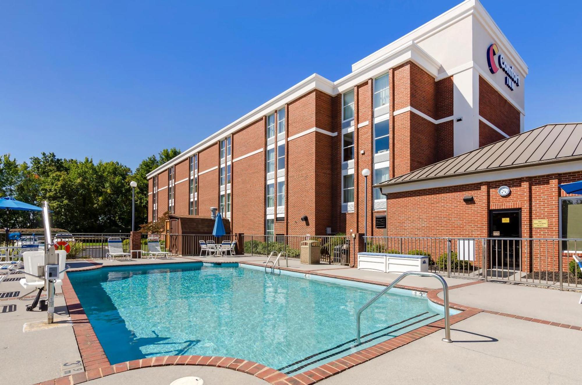 Comfort Inn Blacksburg University Area Bagian luar foto