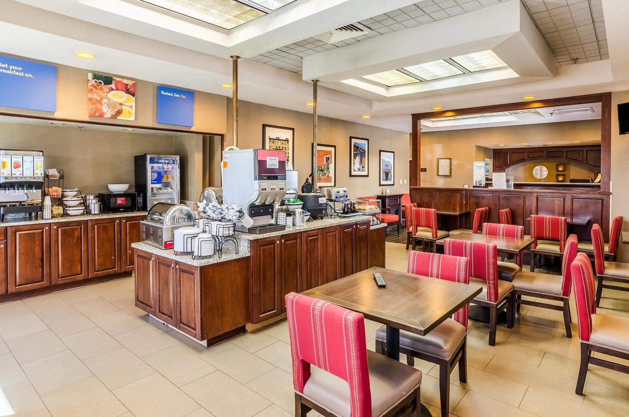 Comfort Inn Blacksburg University Area Bagian luar foto